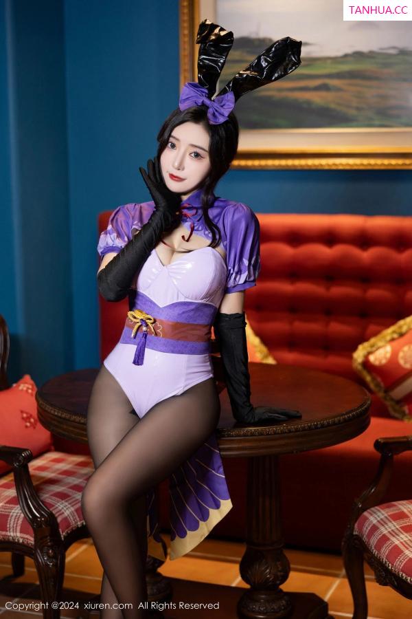 王馨瑶  [XiuRen]高清写真图 2024.05.17 No.8562 王馨瑶yanni 黑丝美腿第4张图片